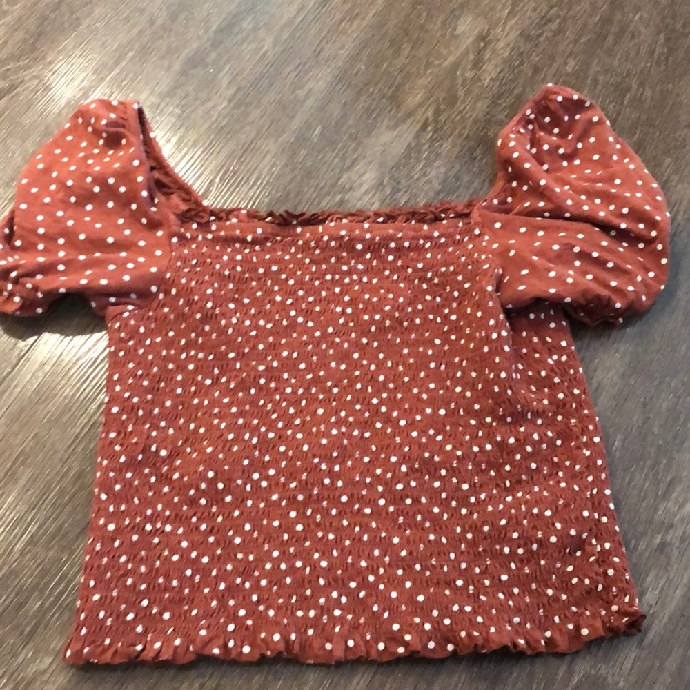 American Eagle polka dot top in a size Small